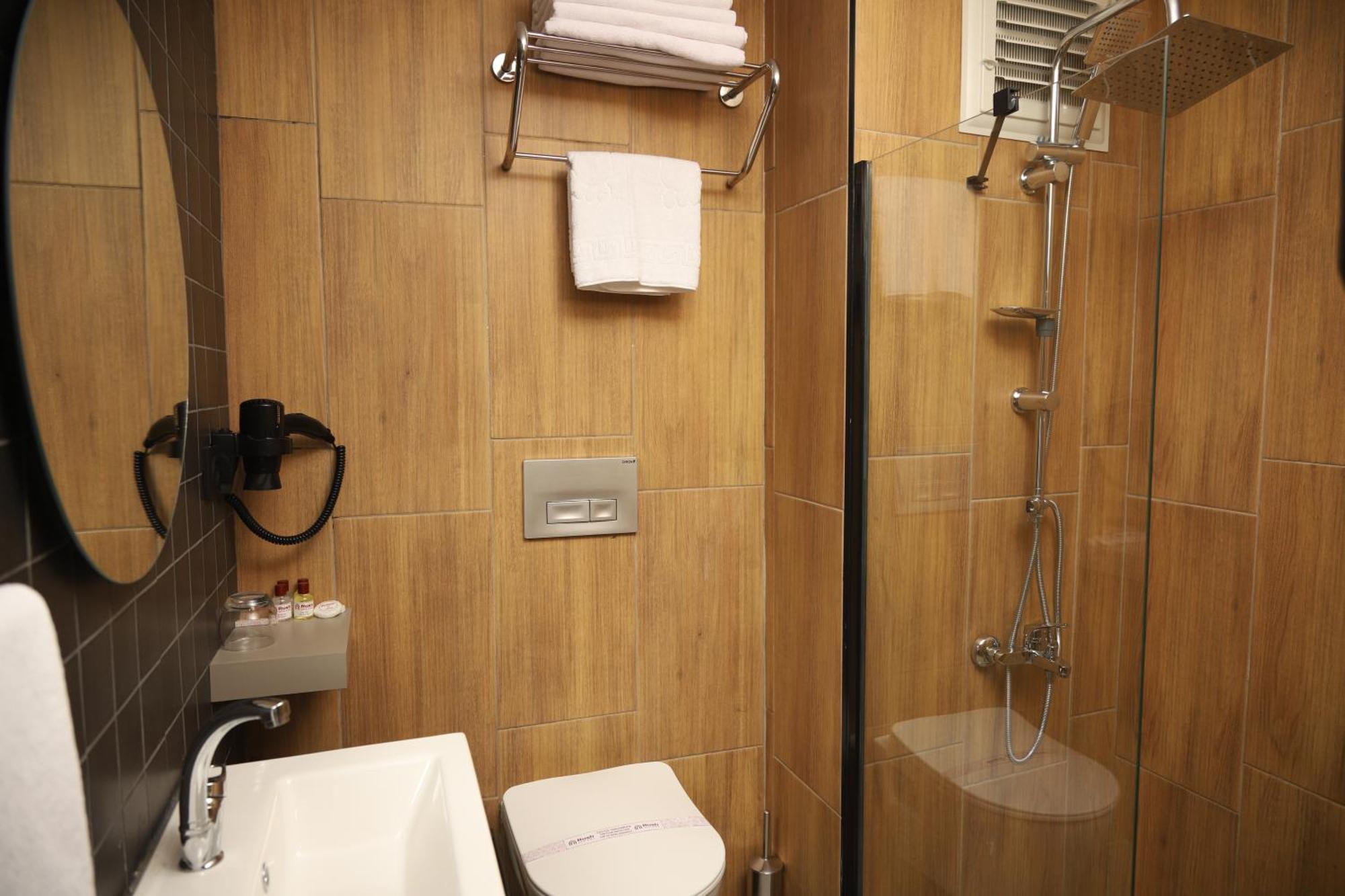 Rush Hotel توكات المظهر الخارجي الصورة